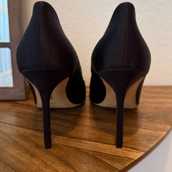 Manolo Blahnik Classic Black Satin Heels Size 40 - (US Size 10) - Picture 4 of 10
